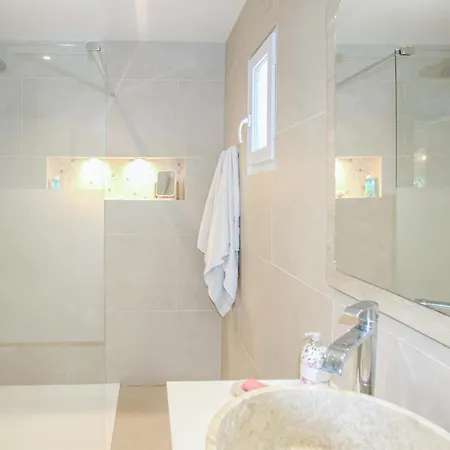 Awesome In Du Gard Vakantiehuis