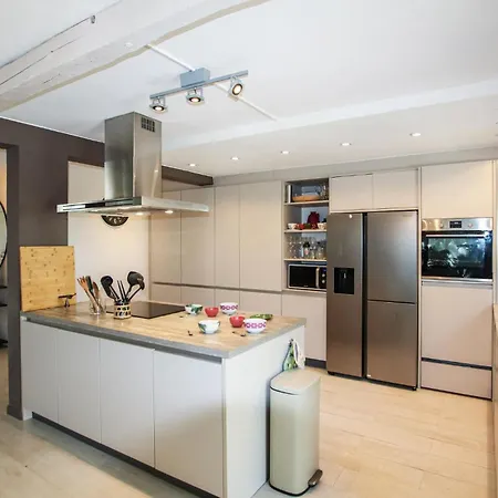 בית נופש Cozy In Du Gard With Kitchen